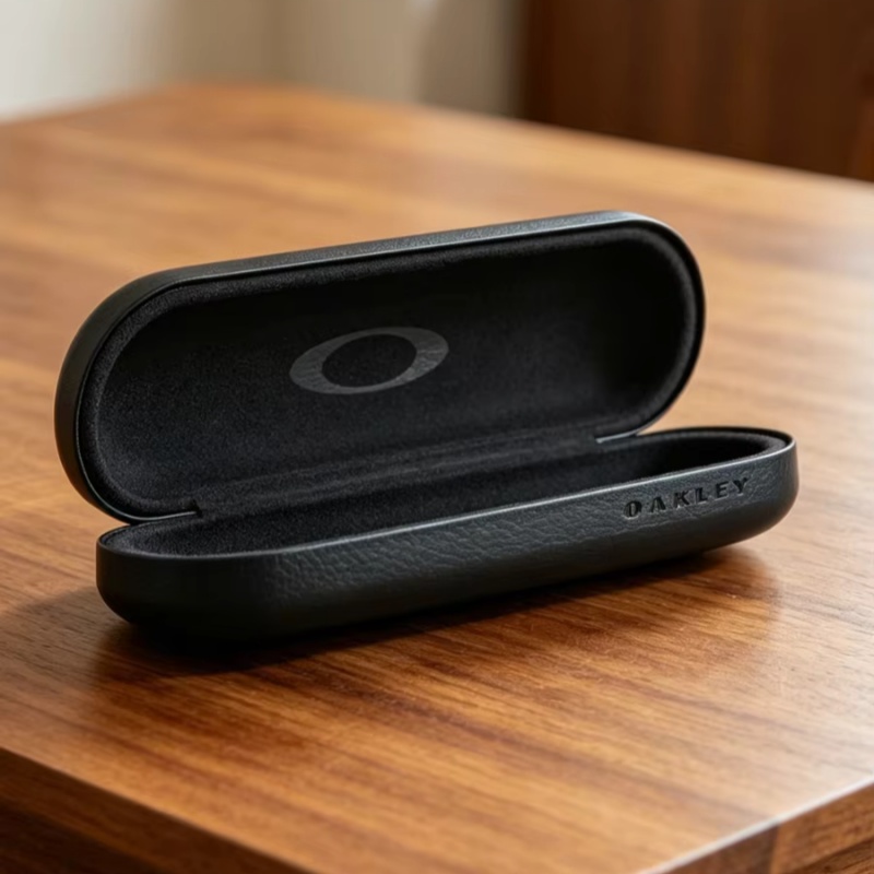 Travel Accessories Gifts For Men - Custodia rigida in pelle Oakley per