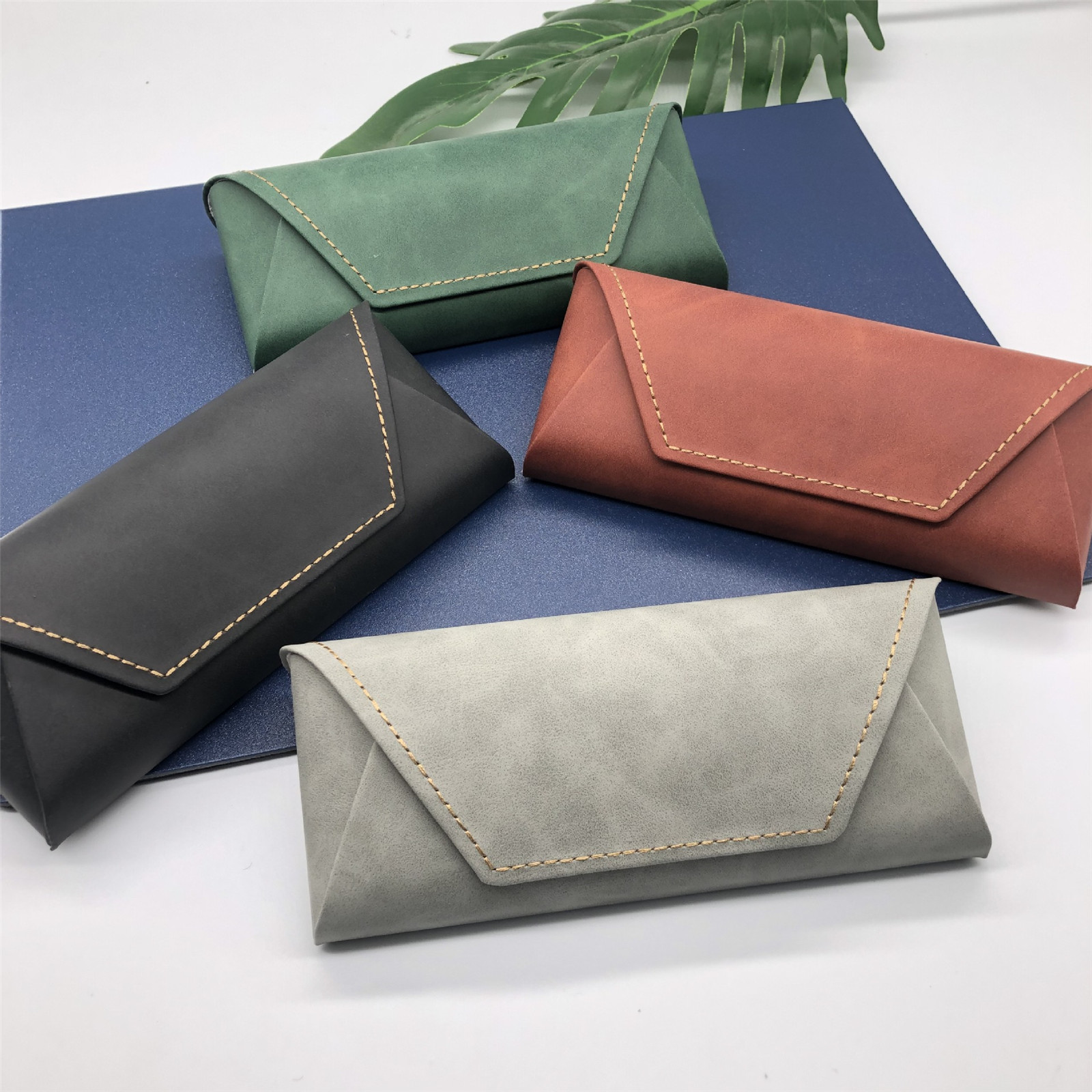 Custodia per Occhiali in PU e  - Travel Accessories Gift Ideas recensione e prezzo